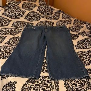 🎈 3/$30 Women’s plus size 24 jeans from Avenue